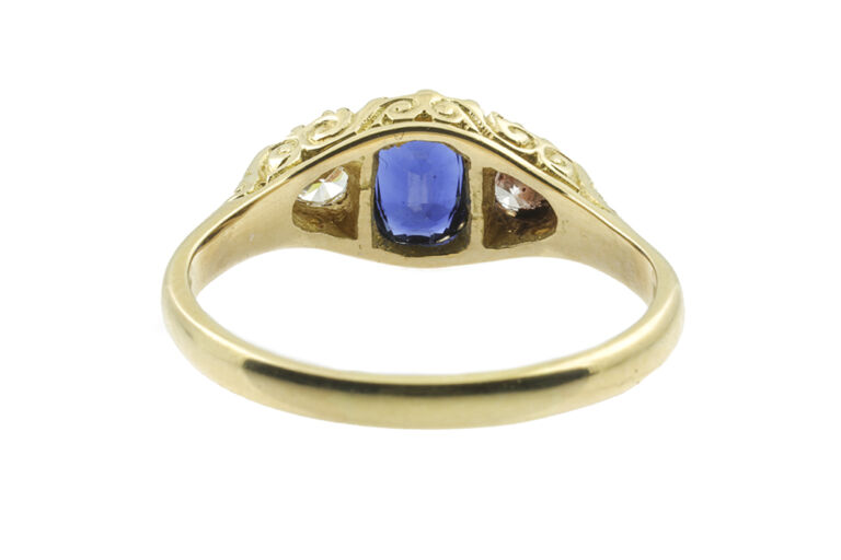 Blue Sapphire & Diamond 3 Stone Ring 18ct yellow gold Size Q