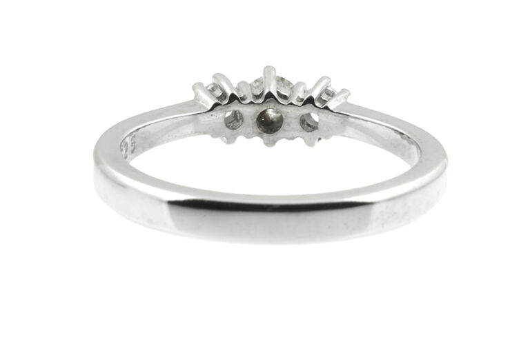 Diamond 3 Stone Ring 18ct white gold Size N