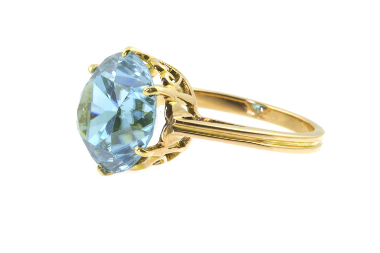 Blue Zircon Solitaire Ring 18ct yellow gold Size N
