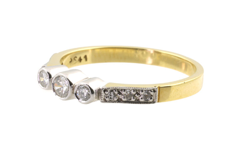 Diamond 3 Stone Ring 18ct gold Size M