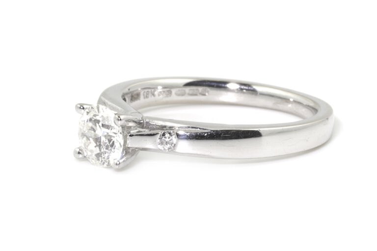 Certified Diamond Solitaire Ring 18ct white gold Size M