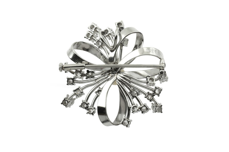 Natural Pearl & Diamond Brooch platinum.