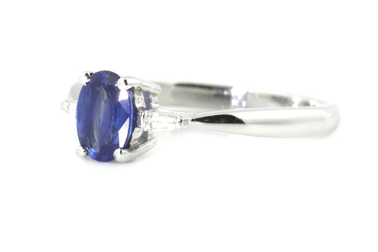 Blue Sapphire & Diamond 3 Stone Ring 18ct white gold Size P