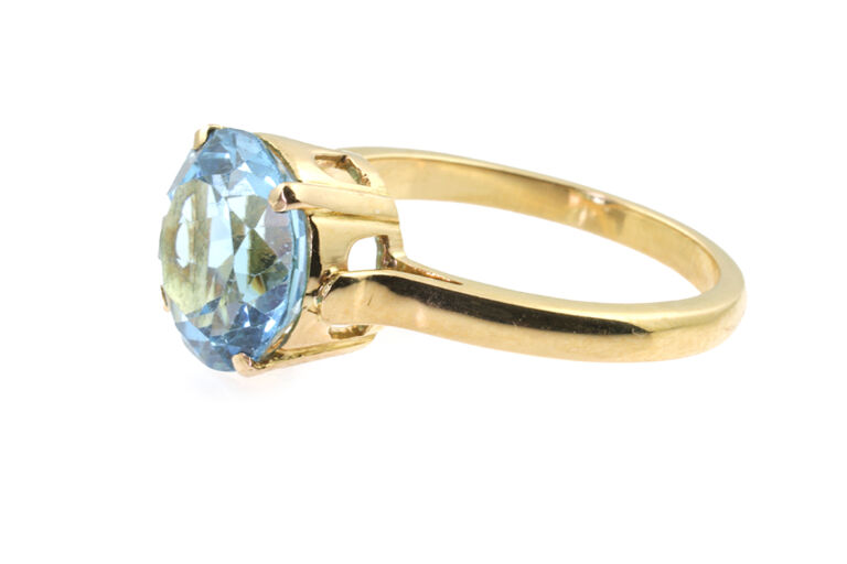 Sky Blue Topaz Solitaire Ring 18k yellow gold Size M