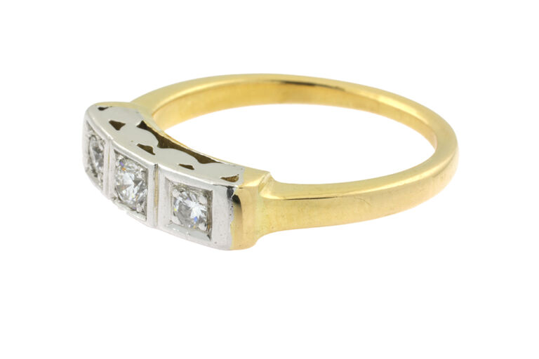 Diamond 3 Stone Ring 18ct gold Size M