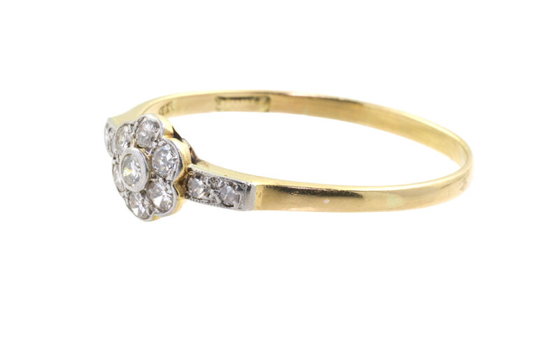Edwardian Diamond Daisy Cluster Ring 18ct gold Size Z.