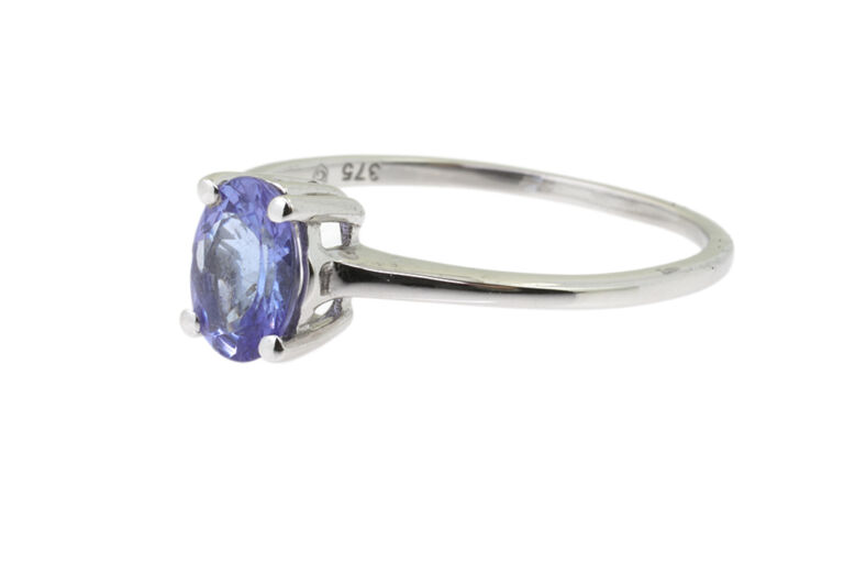 Tanzanite Single Stone Ring 9ct white gold Size N