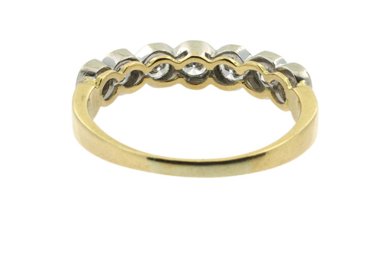 Diamond 7 Stone Ring 18ct gold Size W.
