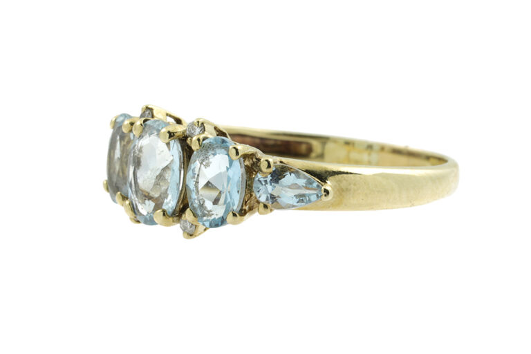Aquamarine & Diamond 9 Stone Ring 9ct yellow gold Size Q