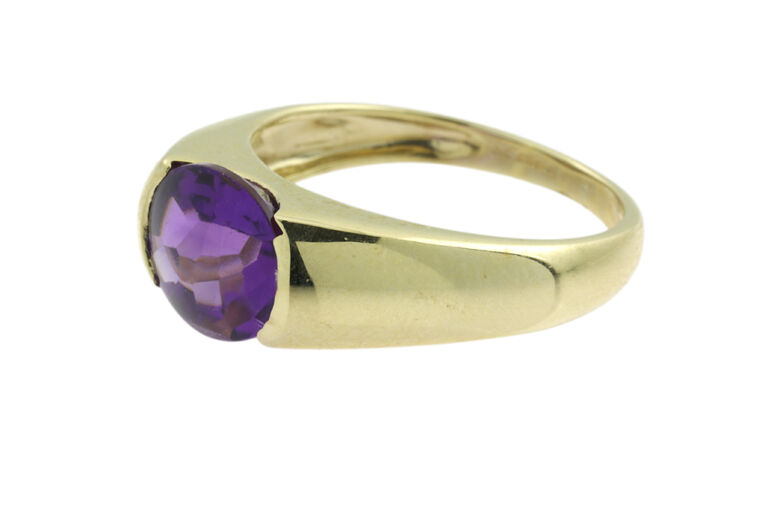 Amethyst Single Stone Ring 9ct gold Size O.