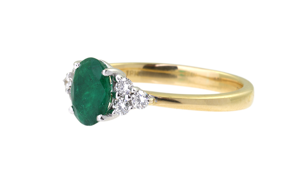 Emerald & Diamond 7 Stone Trefoil Style Ring 18ct gold Size: J