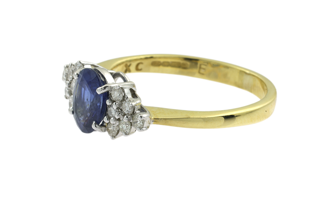 Blue Sapphire & Diamond Trefoil Ring 18ct gold Size: L.