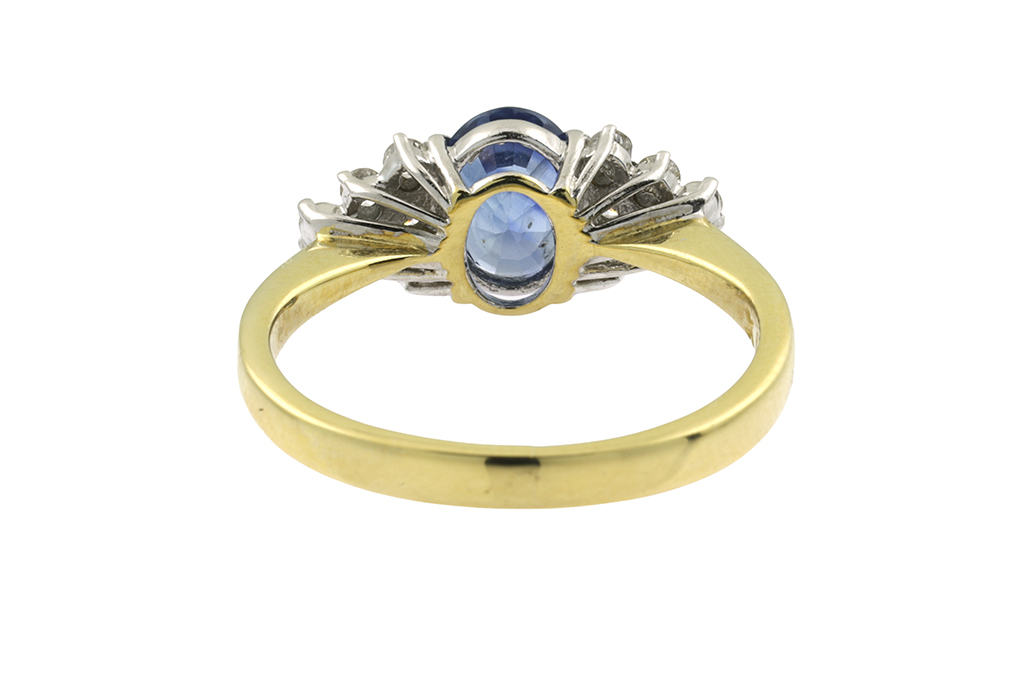 Blue Sapphire & Diamond Trefoil Ring 18ct gold Size: L.