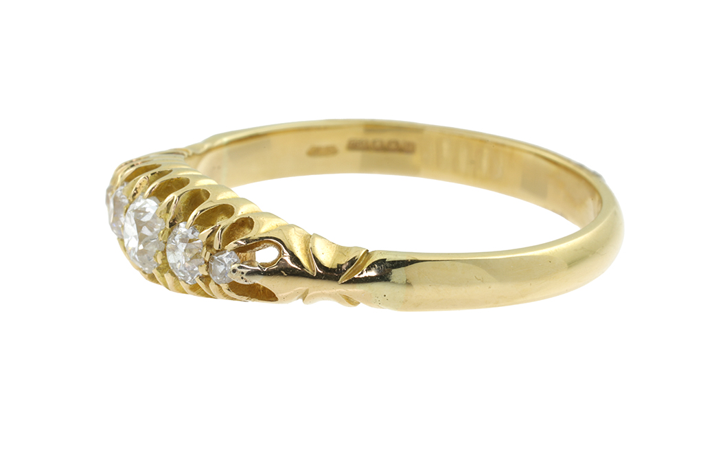 Diamond 5 Stone Ring 18ct gold Size: S